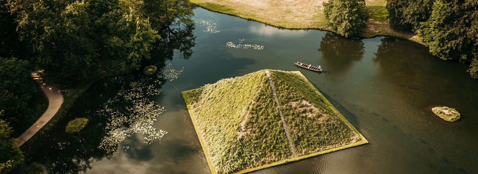 Spreewald Fließ Sehenswürdigkeit grüne Pyramide Luftansicht