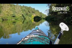 Foto aus Paddelboot aufgenommen von Spreewald Fließen